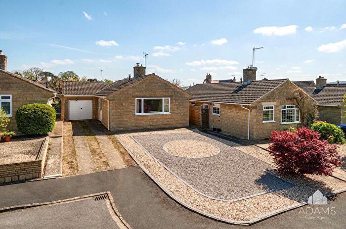 3 Bedroom Detached Bungalow For Sale In Ellenor Drive, Alderton, Tewkesbury, GL20