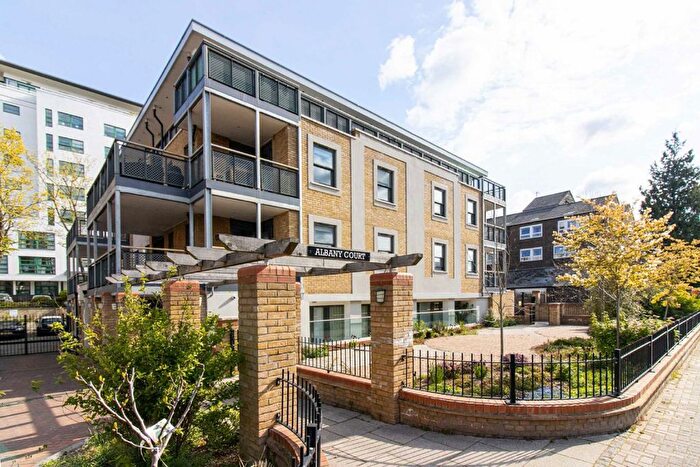 2 Bedroom Flat To Rent In Albany Court, Chiswick, W4