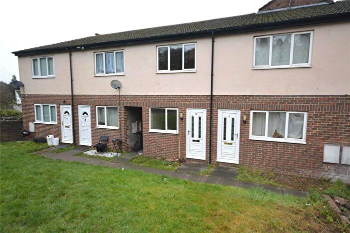 1 Bedroom Maisonette For Sale In Stockwood Crescent, Luton, Bedfordshire, LU1