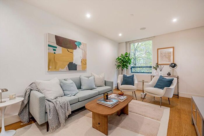 2 Bedroom Flat For Sale In Upper Richmond Road, Putney, SW15
