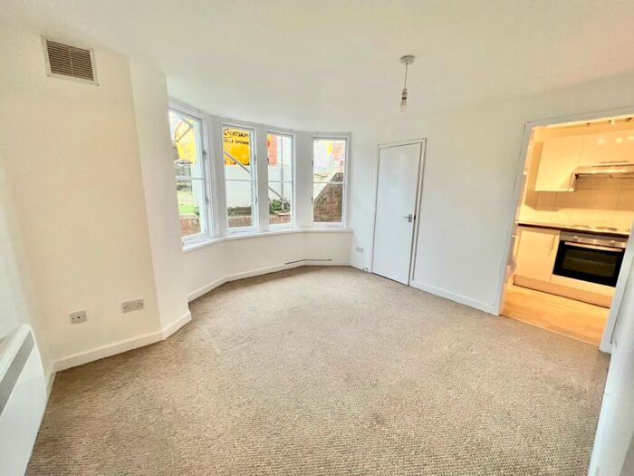 1 Bedroom Apartment To Rent In Medina Villas, Hove, BN3