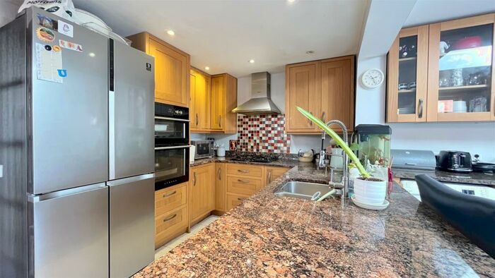 3 Bedroom Semi-Detached House To Rent In St. Albans Road, Cheam, Sutton, SM1