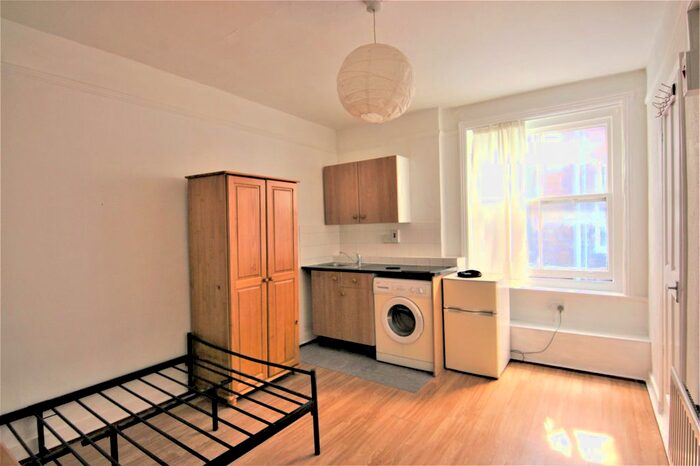 Studio To Rent In - Green Lanes, - Green Lanes, London, N4