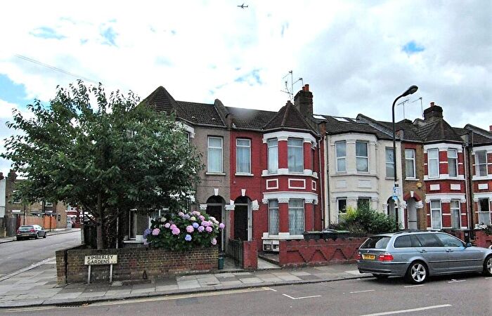 1 Bedroom Flat To Rent In Kimberley Gardens, Harringay, London, N4