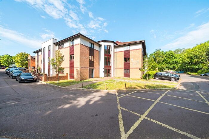 2 Bedroom Flat For Sale In Furze Court, Wickham Road, Fareham, PO16