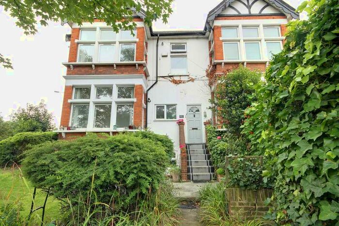 1 Bedroom Flat To Rent In Queens Road, Leytonstone, E11