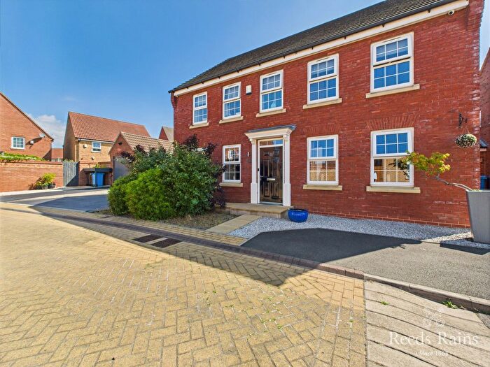 4 Bedroom Detached House For Sale In Ravensbury Park, Kingswood, Hull, East Yorkshire, HU7