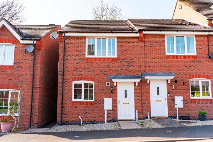 2 Bedroom Town House To Rent In Erringtons Close, Oadby, Leicester, LE2