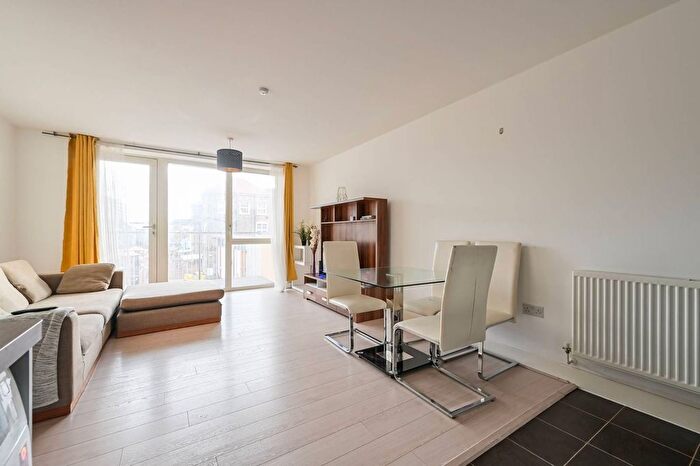1 Bedroom Flat For Sale In Harston Walk, Bow, London, E3