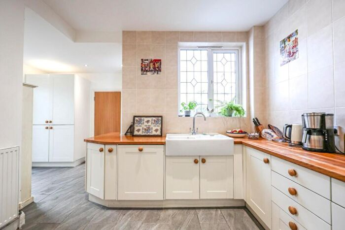 5 Bedroom Terraced House For Sale In Grand Parade, Leigh-On-Sea, SS9
