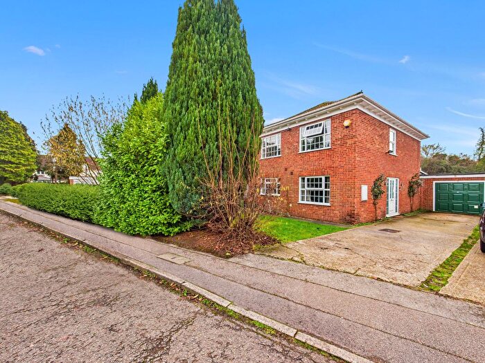 4 Bedroom Detached House For Sale In Williams Way, Longwick, Princes Risborough, Buckinghamshire, HP27