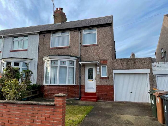 3 Bedroom Semi-Detached House To Rent In Hermiston, Monkseaton, Whitley Bay, NE25