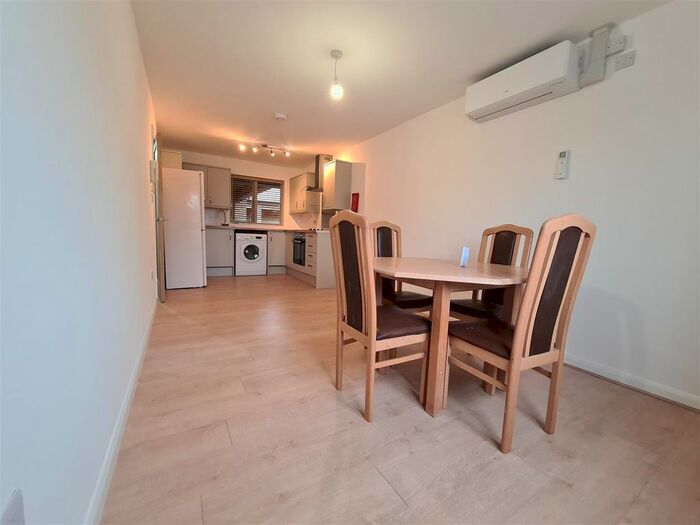 3 Bedroom Flat To Rent In Morleys Place, High Street, Sawston, Cambridge, CB22