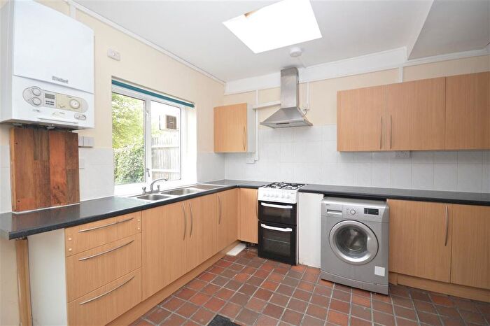 4 Bedroom Terraced House To Rent In Vectis Road, Tooting, London, SW17
