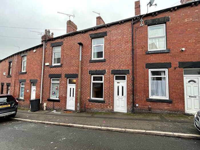 2 Bedroom Terraced House To Rent In Spring Street, Barnsley, S70
