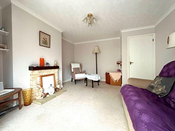 2 Bedroom Semi-Detached Bungalow For Sale In Belmont Close, Kingsteignton, Newton Abbot, TQ12