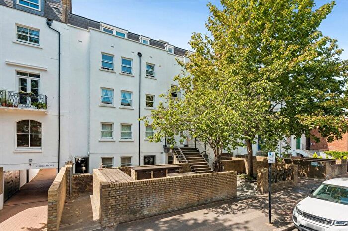 2 Bedroom Apartment For Sale In Albion Road, London, N16