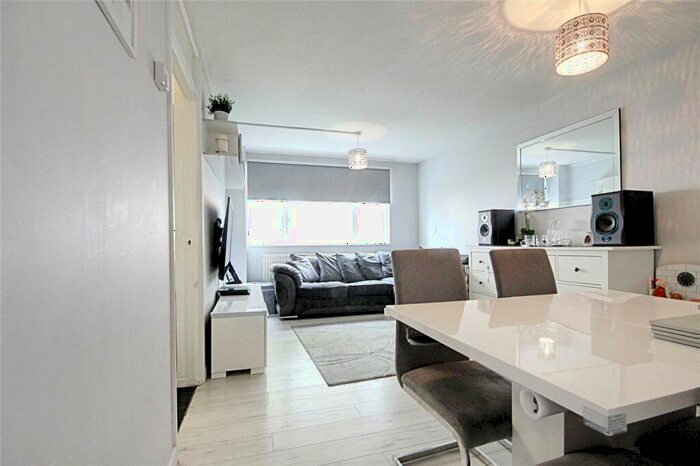 1 Bedroom Flat To Rent In Lawson Road, Enfield, EN3