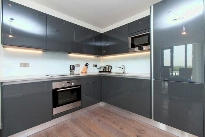 1 Bedroom Flat To Rent In The Tower, One The Elephant, Elephant &amp; Castle, SE1