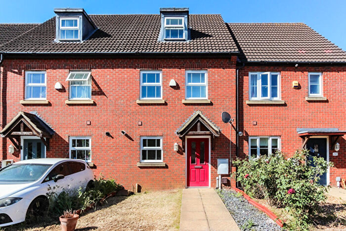 3 Bedroom Town House To Rent In Chapman Road, Wellingborough, NN8