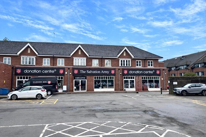 2 Bedroom Flat For Sale In Coten End, Warwick, CV34