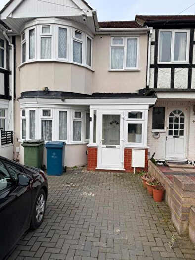 4 Bedroom Terraced House To Rent In Warden Avenue, Harrow, HA2