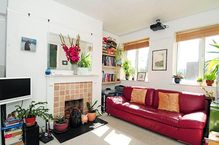 1 Bedroom Flat To Rent In Coleman Court, Kimber Road, Southfields, SW18