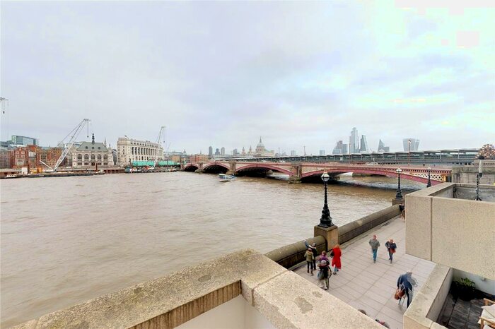 2 Bedroom Flat To Rent In River Court, Upper Ground, London, SE1