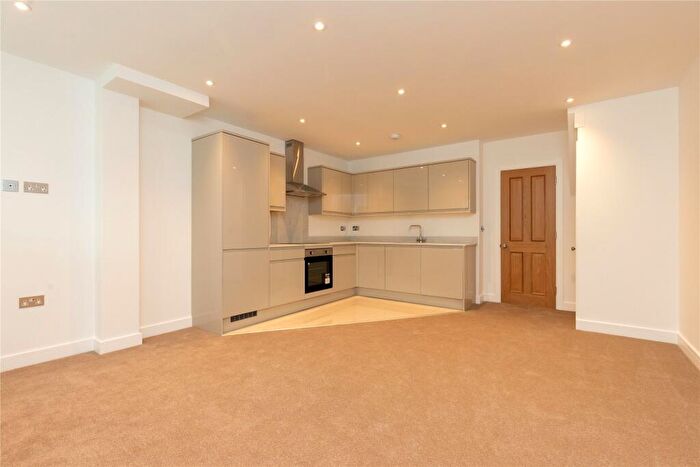 2 Bedroom Maisonette To Rent In Bolton Road, Windsor, Berkshire, SL4