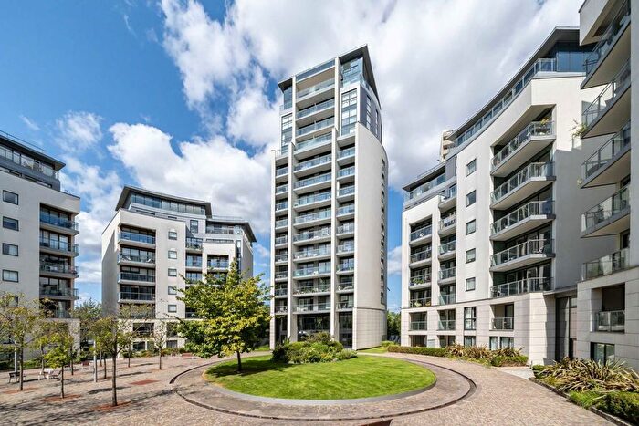 3 Bedroom Flat To Rent In Pump House Crescent, Brentford, TW8