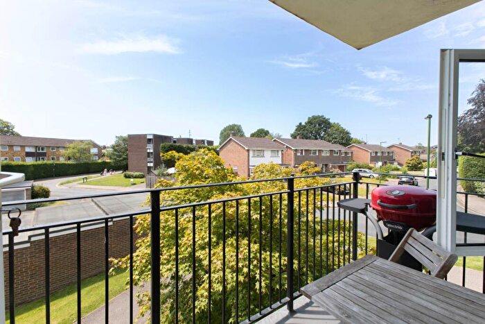 2 Bedroom Apartment For Sale In Lyon Court, Ayshe Court Drive, Horsham, RH13