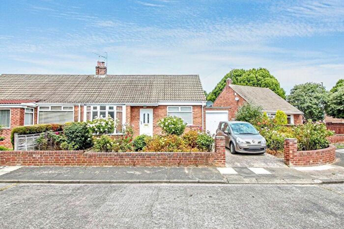 2 Bedroom Semi-Detached Bungalow For Sale In Linhope Avenue, Red House Farm, Newcastle Upon Tyne, Tyne And Wear, NE3