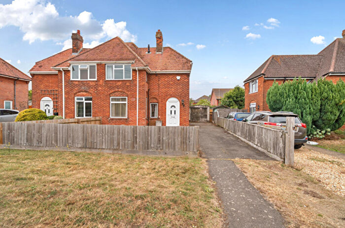3 Bedroom Semi-Detached House For Sale In Buckingham Road, Steeple Claydon, Buckingham, MK18