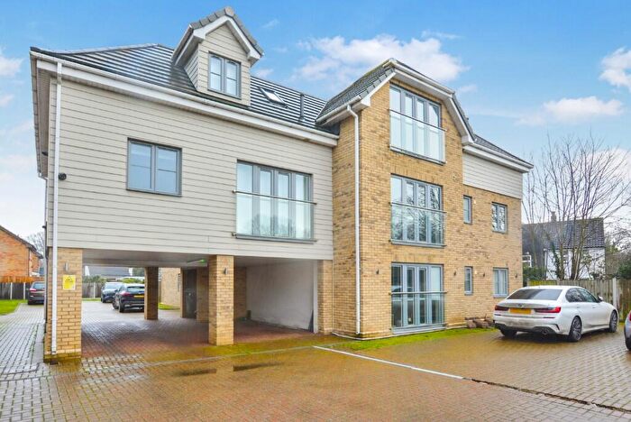 2 Bedroom Flat To Rent In Ongar Road, Brentwood, Essex, CM15