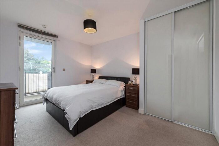 2 Bedroom Flat To Rent In Coombe House, Knapp Road, E3