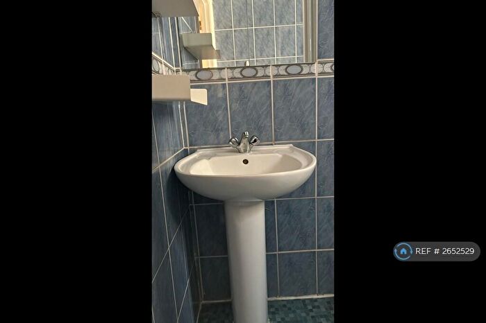 2 Bedroom Semi-Detached House To Rent In Turnpike Lane, Haringey, N8