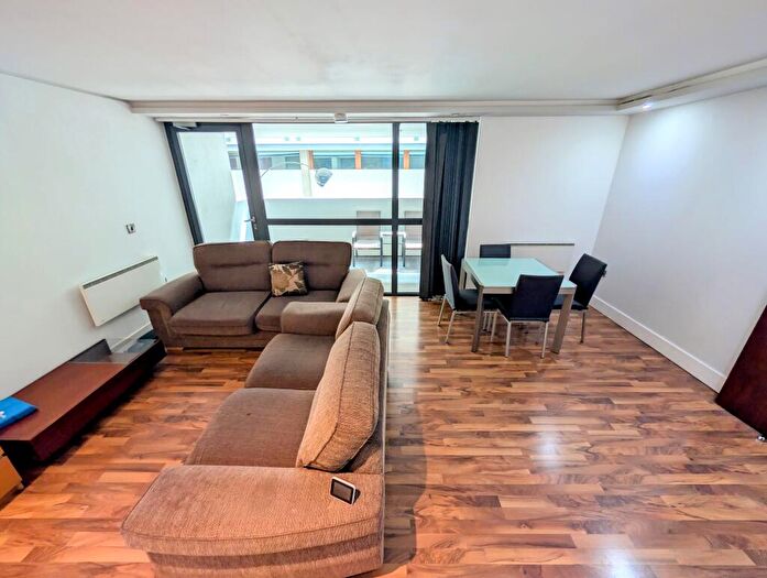 2 Bedroom Apartment To Rent In Vicus, Manchester City Centre, M3