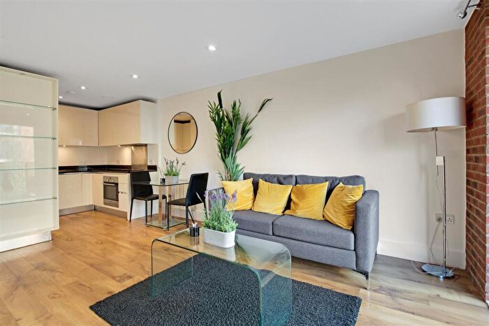 2 Bedroom Apartment For Sale In Warehouse Court, Woolwich, SE18