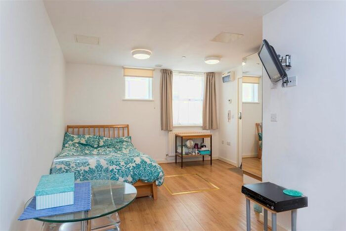 Studio To Rent In Shepherds Bush Road, Brook Green, London, W6