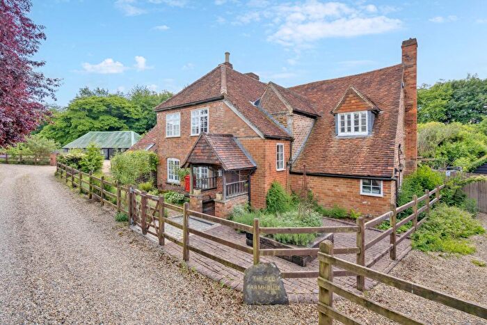 5 Bedroom Detached House For Sale In Weedon Hill, Hyde Heath, HP6
