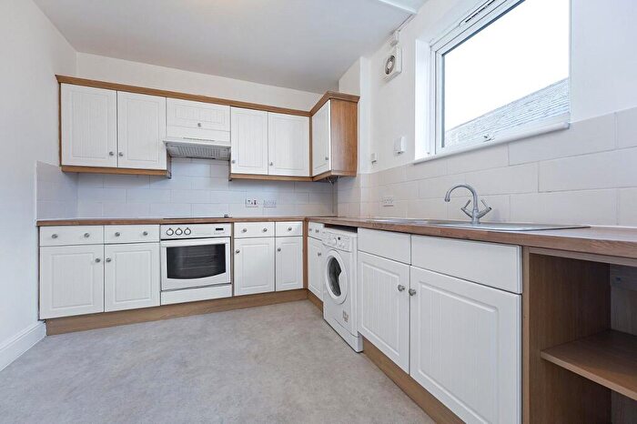 2 Bedroom Apartment For Sale In Vernon Road, Sutton, SM1