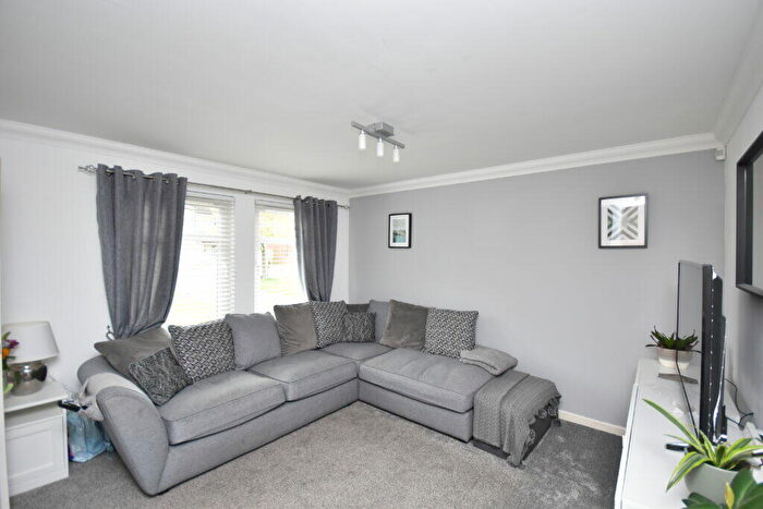 3 Bedroom Semi-Detached Villa For Sale In Bell View, Newmains, ML2