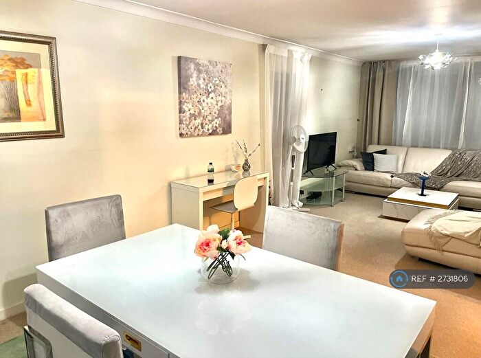 2 Bedroom Flat To Rent In St. Edmunds Terrace, London, NW8
