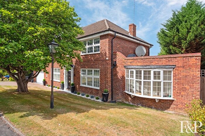 5 Bedroom Detached House For Sale In St. Huberts Close, Gerrards Cross, SL9