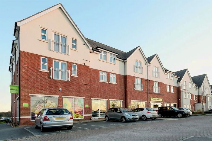 2 Bedroom Flat To Rent In Englefield Place, Earley, Reading, RG6