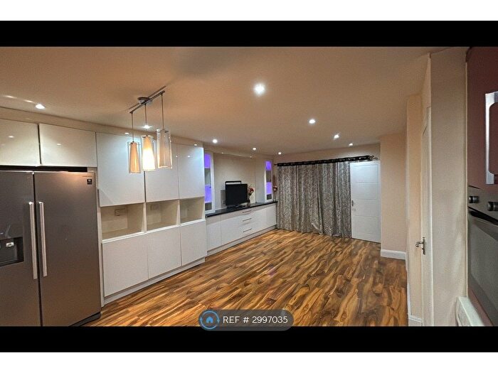 4 Bedroom End Terrace House To Rent In Fryent Grove, London, NW9