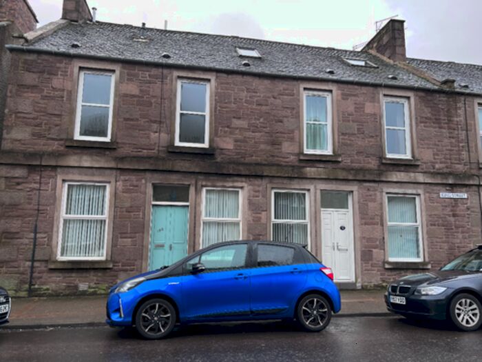 2 Bedroom Flat To Rent In King Street, Dundee, DD5