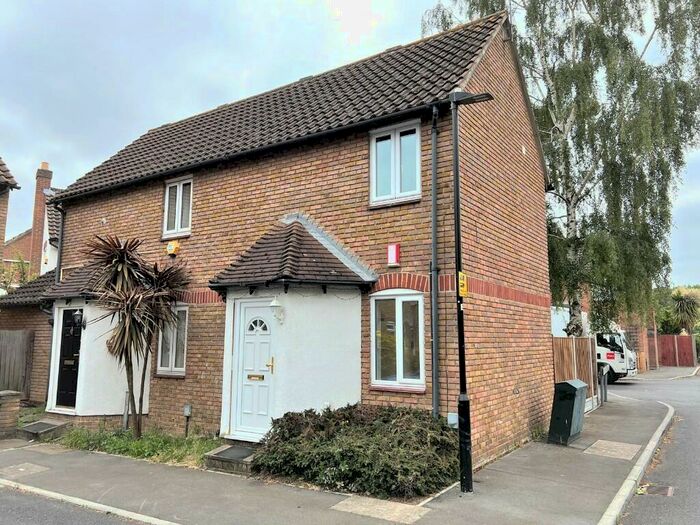 1 Bedroom Semi-Detached House To Rent In Satanita Close, London, E16