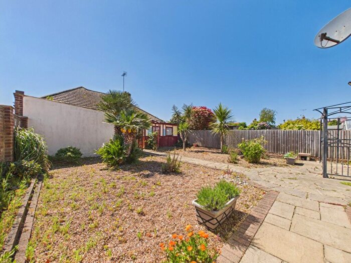 3 Bedroom Detached Bungalow For Sale In Magnolia Avenue, Margate, CT9 - Photo 4
