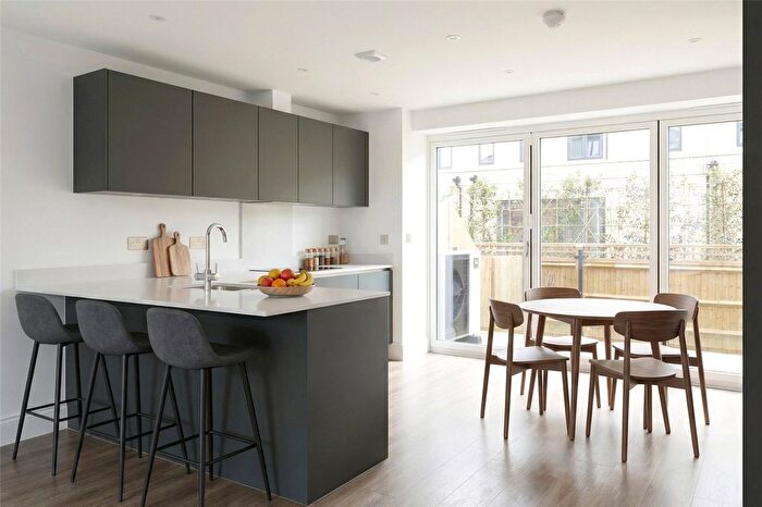 3 Bedroom Terraced House For Sale In Forge Close, Caversham, Reading, RG4